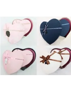 CAJA REGALO CORAZÓN  CINTA MEDIANA C/SURTIDOS 18X7CM LHN33